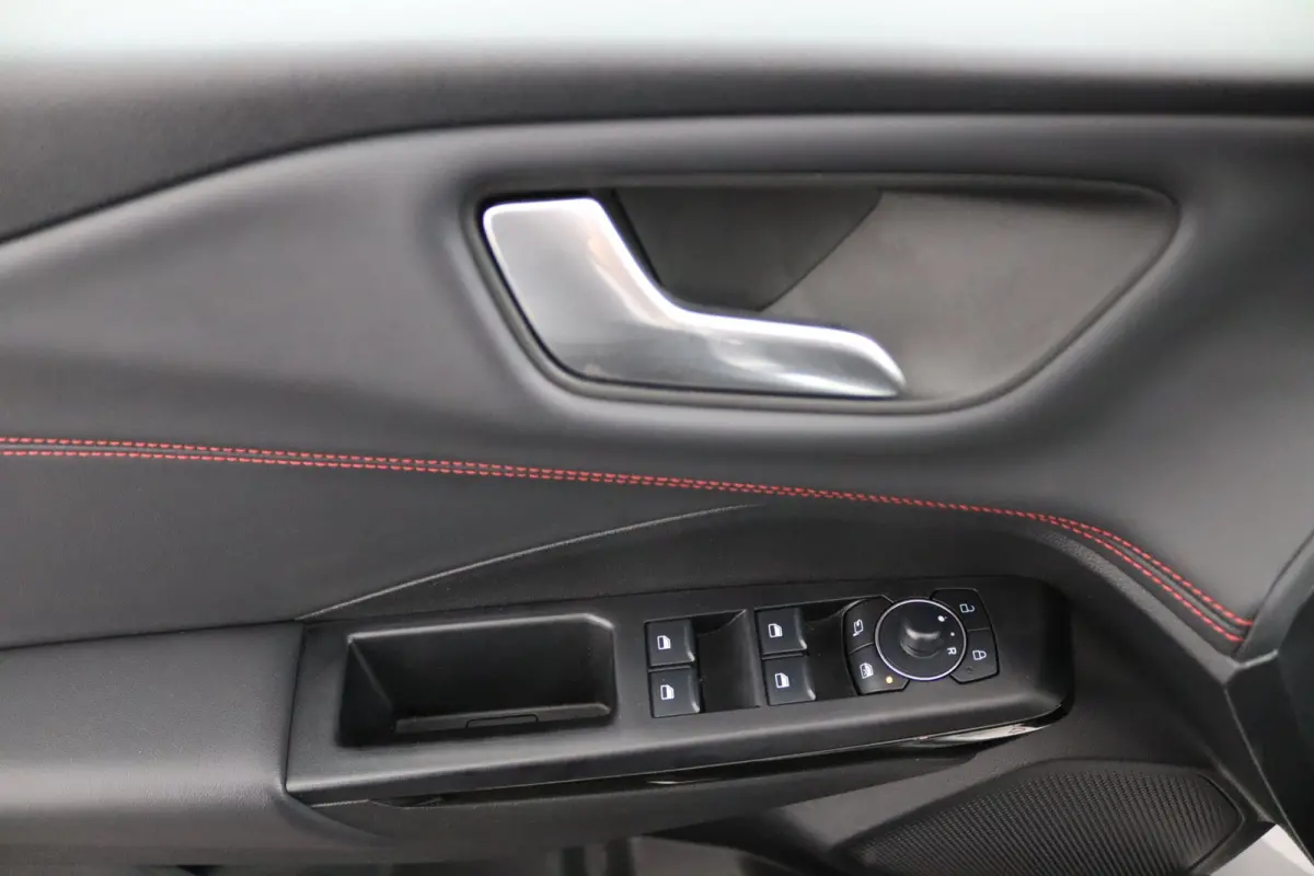 1.0 EcoBoost ST-Line X | Panoramadak | Winterpack | Adaptive Cruise | BLIS | B&O | 360 Camera | CarPlay/Android Auto | LED