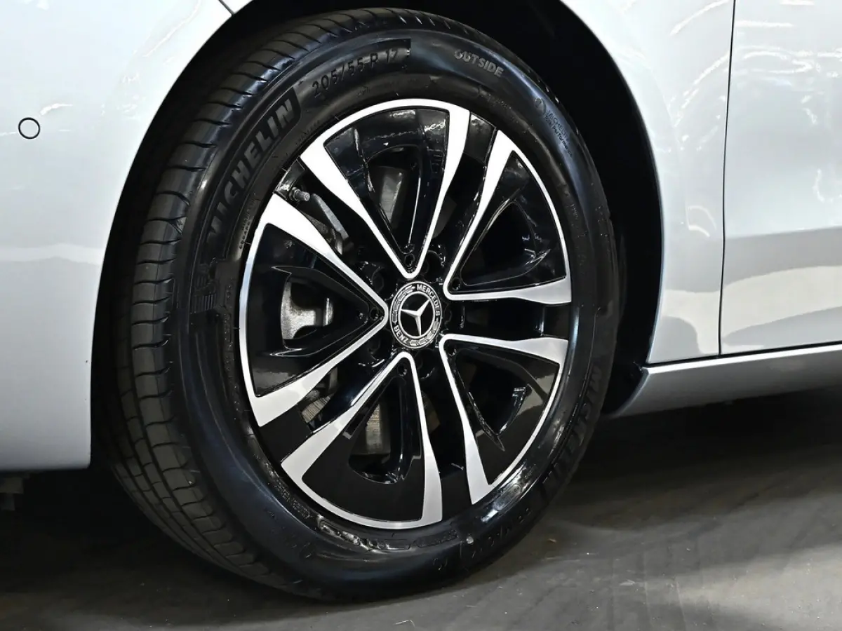 250 e Progressive ** LED HIGH, LEDER, PANO, KEYLESS, SPIEGEL, VERW. ST, 17-inch LMV ** Ex MB-AG - UNFALLFREI ** ** INFORMEER OOK NAAR ONZE AANTREKKELIJKE FINANCIAL-LEASE TARIEVEN **