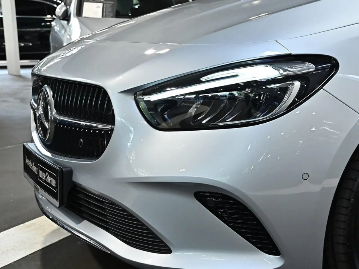 250 e Progressive ** LED HIGH, LEDER, PANO, KEYLESS, SPIEGEL, VERW. ST, 17-inch LMV ** Ex MB-AG - UNFALLFREI ** ** INFORMEER OOK NAAR ONZE AANTREKKELIJKE FINANCIAL-LEASE TARIEVEN **