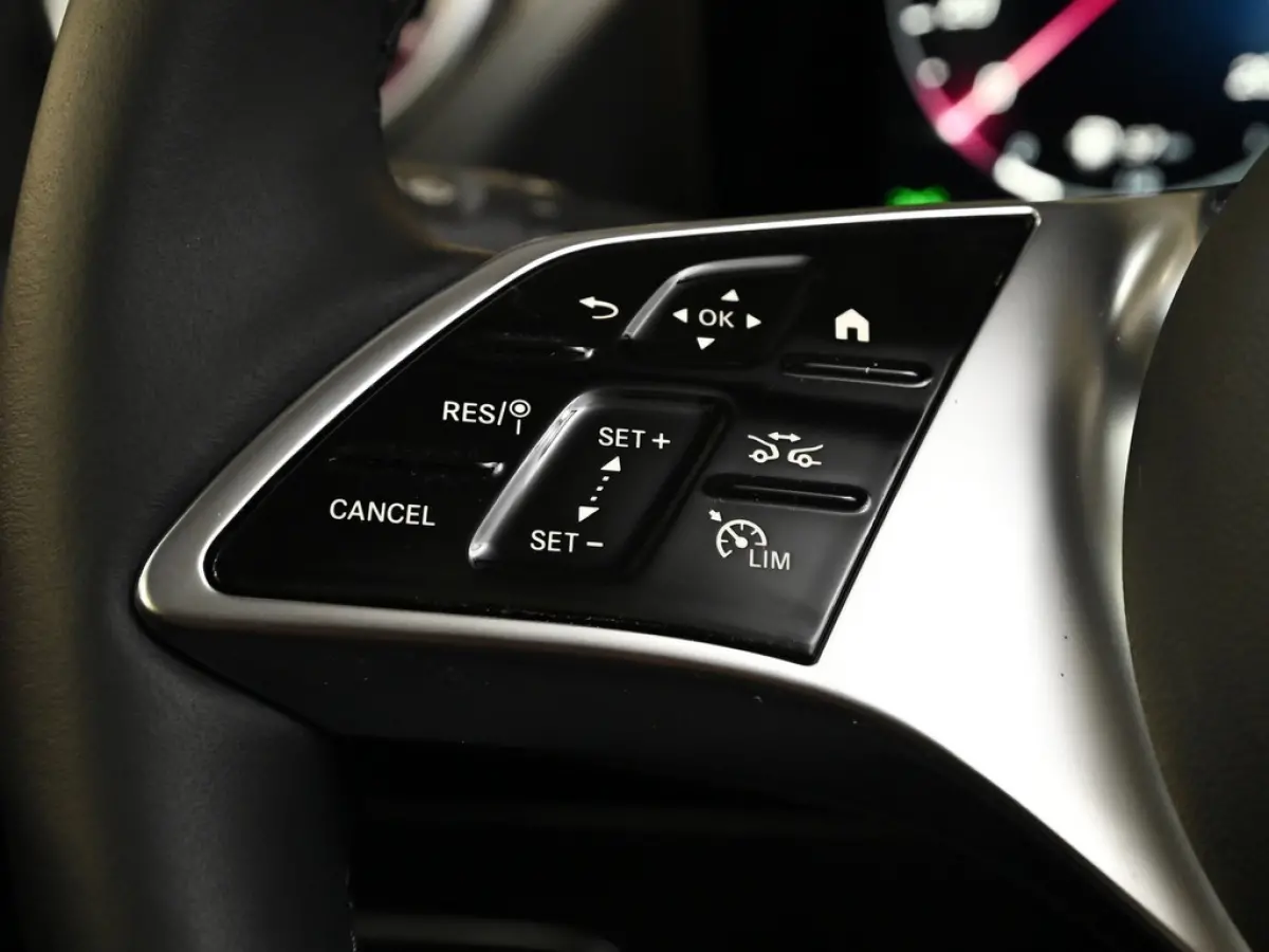 250 e Progressive ** LED HIGH, LEDER, PANO, KEYLESS, SPIEGEL, VERW. ST, 17-inch LMV ** Ex MB-AG - UNFALLFREI ** ** INFORMEER OOK NAAR ONZE AANTREKKELIJKE FINANCIAL-LEASE TARIEVEN **