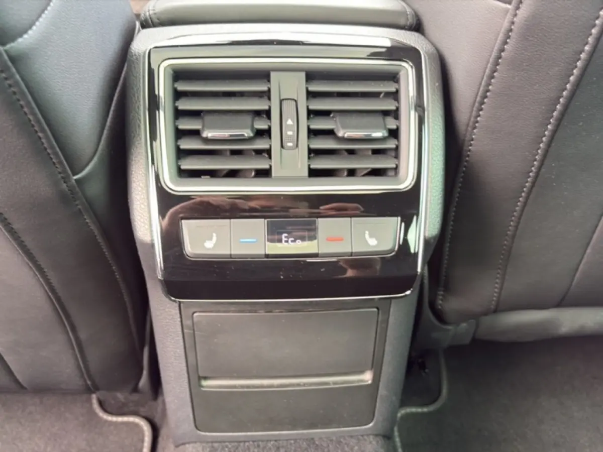 1.4 TSI iV L&K LEDER/PANO-DAK/CAMERA/ELEK-KLEP/ACC/CANTON/STOELVERW