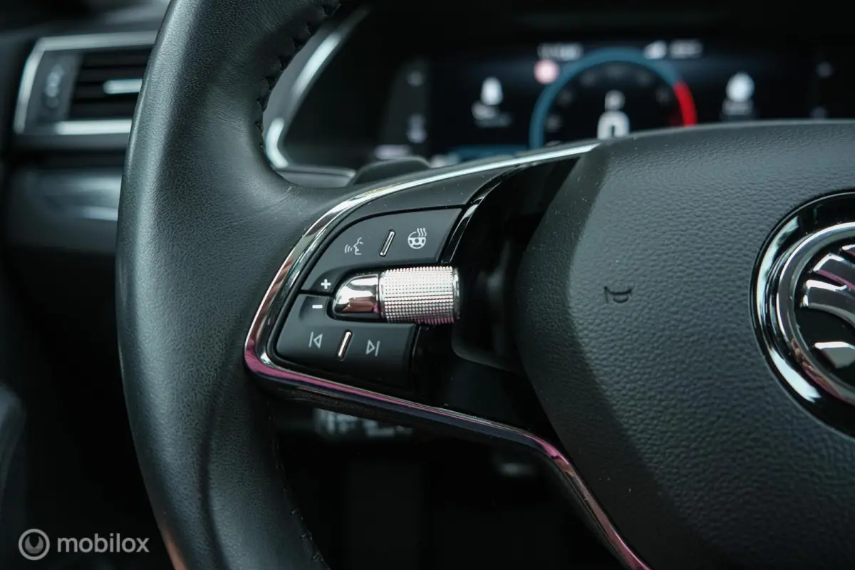 1.4 TSI iV Business Edition Plus | Pano | Vol leder | Memory | Camera | Ambiant | Trekhaak | Super netjes | Virtual | ACC | Stoel en stuurwielverw.