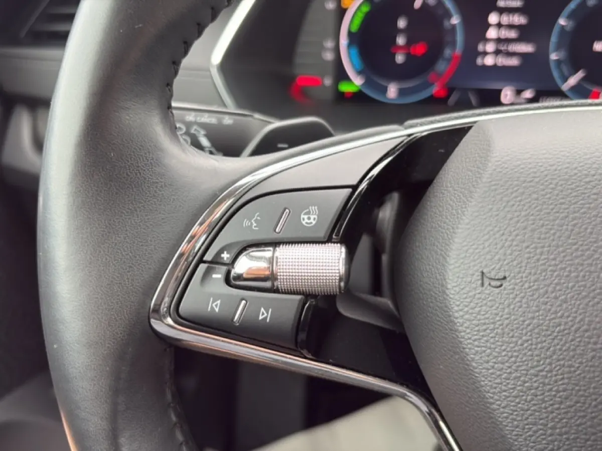 1.4 TSI iV AMBITION CAMERA/CRUISE/DIG-DASH/STOEL+STUURVERW/CARPLAY
