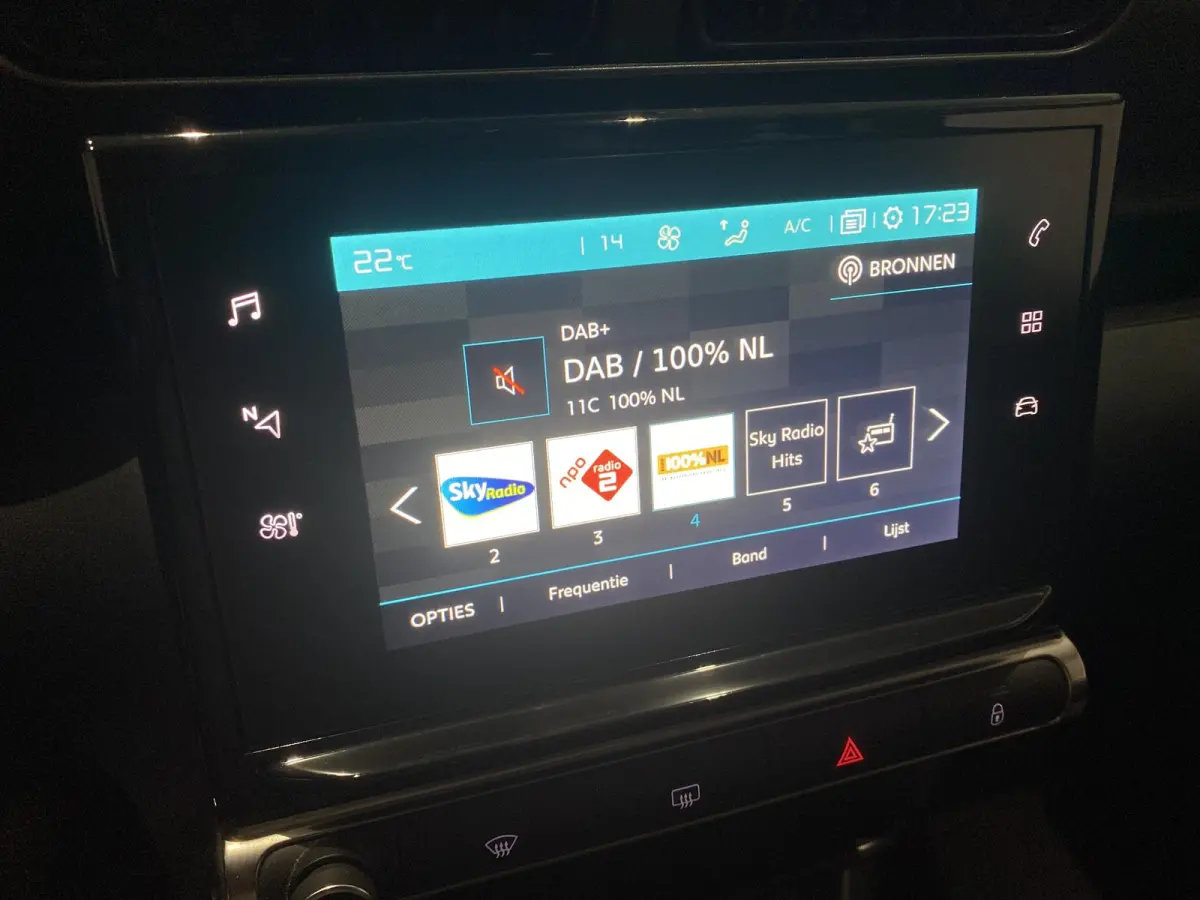 1.2 S&S Feel | 110 PK | Apple Carplay/Android Auto | Navigatie | Climate control | Parkeerhulp |38 DKM |