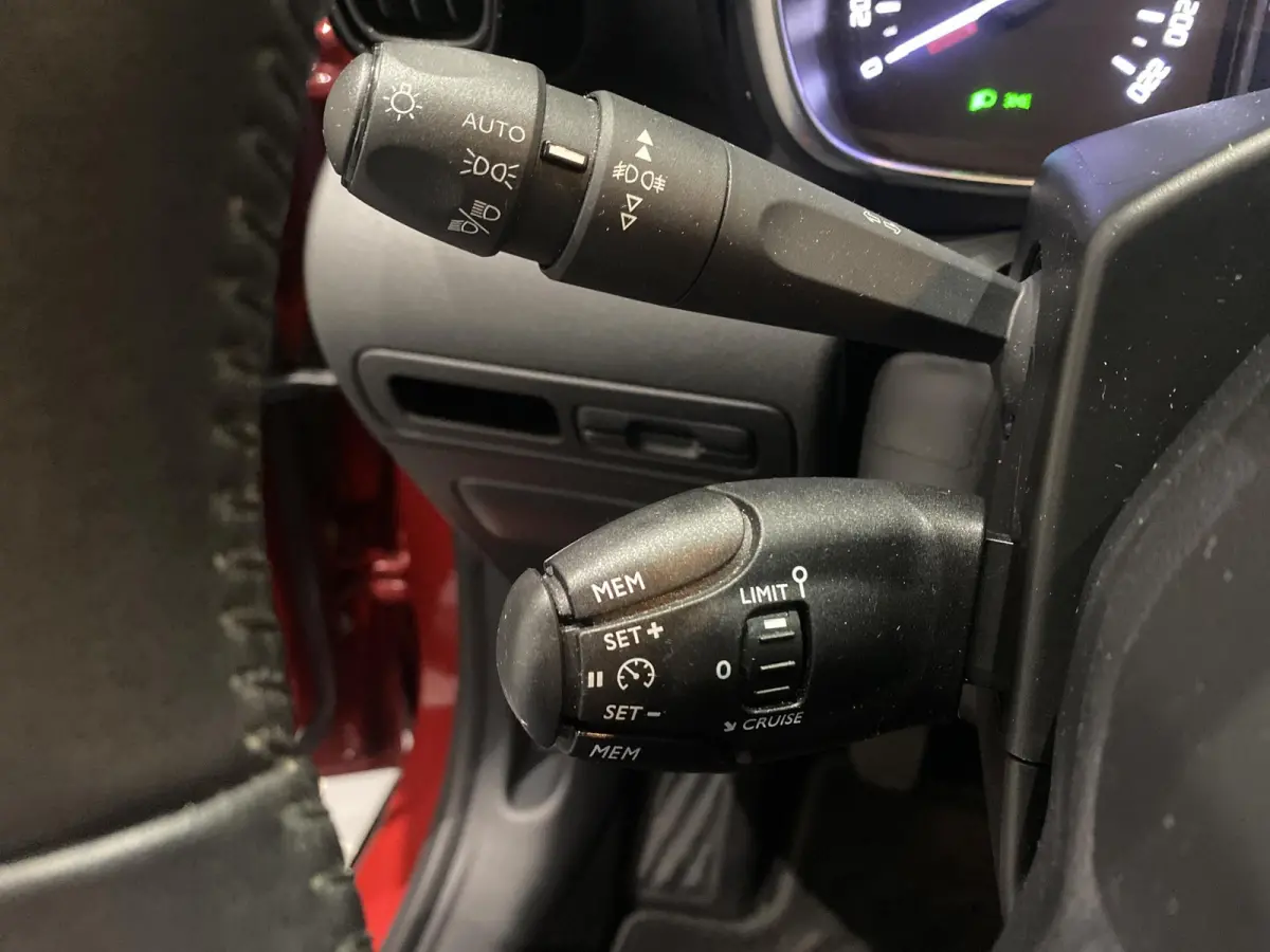 1.2 S&S Feel | 110 PK | Apple Carplay/Android Auto | Navigatie | Climate control | Parkeerhulp |38 DKM |
