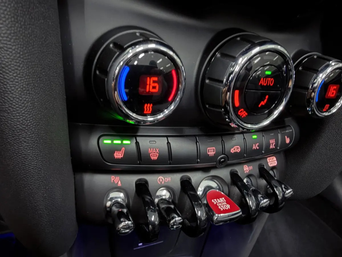 1.5 CHILI BLACK-LINE 27DKM/V-COCKPIT/NAVI/LED/DAB/CARPLAY/ECC/PDC/CRUISE///