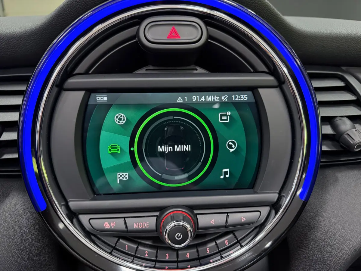 1.5 CHILI BLACK-LINE 27DKM/V-COCKPIT/NAVI/LED/DAB/CARPLAY/ECC/PDC/CRUISE///