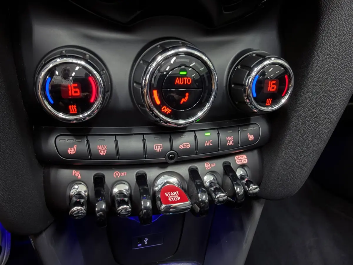1.5 CHILI BLACK-LINE 27DKM/V-COCKPIT/NAVI/LED/DAB/CARPLAY/ECC/PDC/CRUISE///