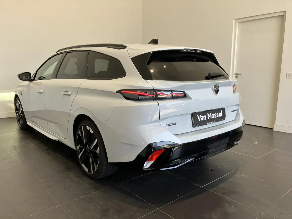 1.2 Hybrid 145 e-DCS6 GT | Apple Carplay & Android Auto | Stoelverwarming en Massage | 360 Camera | DEMO AUTO NEEM CONTACT OP VOOR INFO |