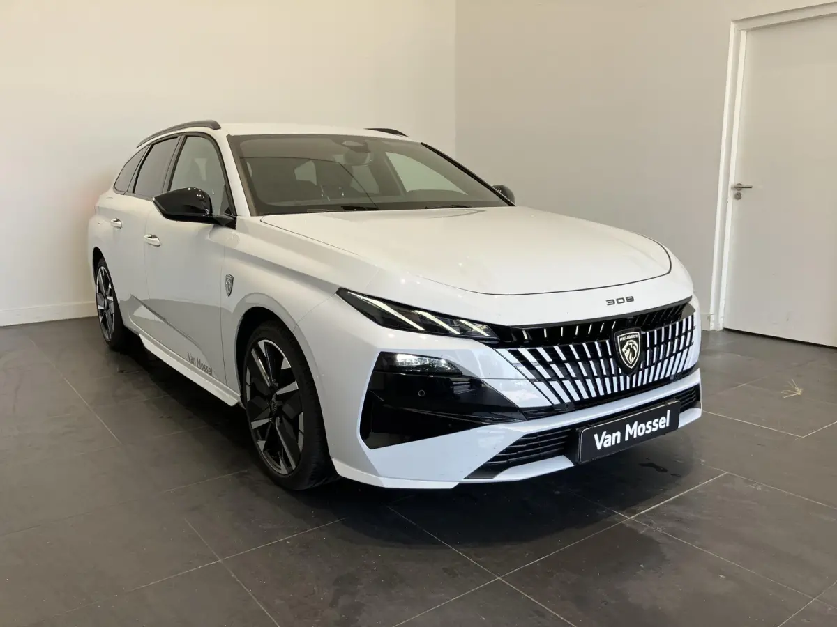 1.2 Hybrid 145 e-DCS6 GT | Apple Carplay & Android Auto | Stoelverwarming en Massage | 360 Camera | DEMO AUTO NEEM CONTACT OP VOOR INFO |