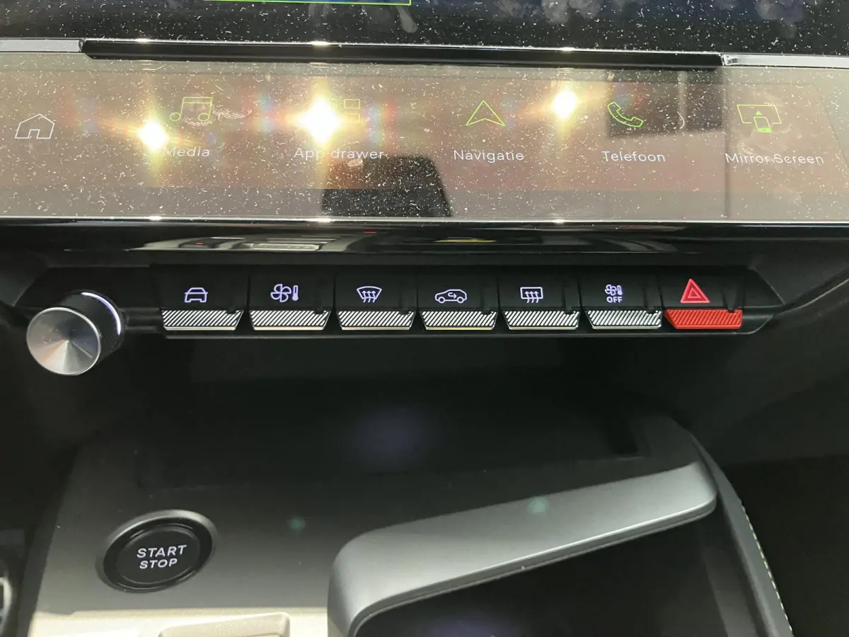 1.2 Hybrid 145 e-DCS6 GT | Apple Carplay & Android Auto | Stoelverwarming en Massage | 360 Camera | DEMO AUTO NEEM CONTACT OP VOOR INFO |