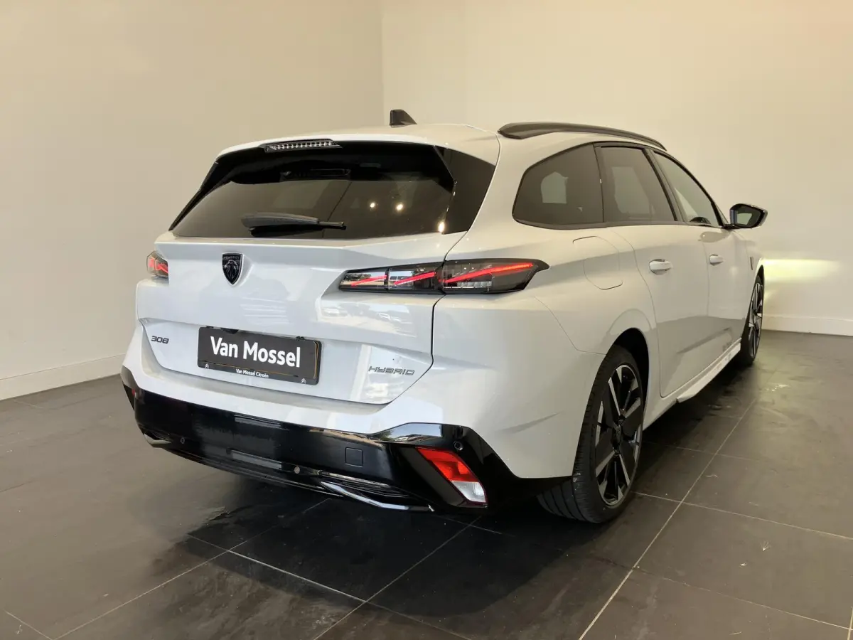 1.2 Hybrid 145 e-DCS6 GT | Apple Carplay & Android Auto | Stoelverwarming en Massage | 360 Camera | DEMO AUTO NEEM CONTACT OP VOOR INFO |