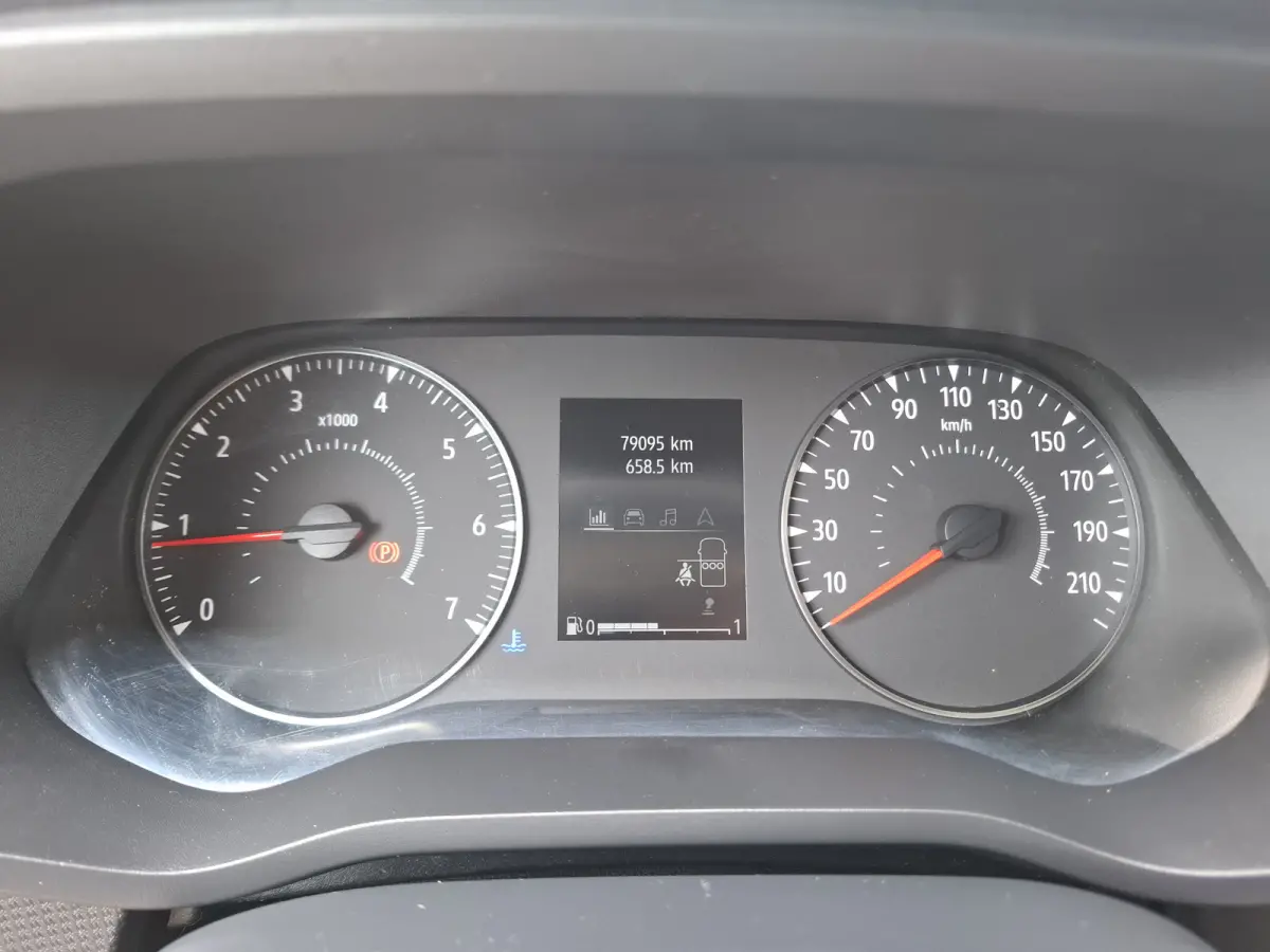 2.0 Blue dCi 110 T29 L2H1 Start DC | Navigatie/Android/Apple Carplay | Parkeersensoren Achter | Cruise Control | Airco | DAB | LED Koplampen |