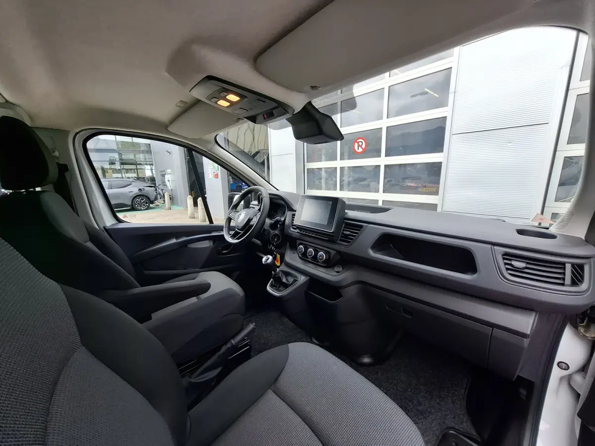 2.0 Blue dCi 110 T29 L2H1 Start DC | Navigatie/Android/Apple Carplay | Parkeersensoren Achter | Cruise Control | Airco | DAB | LED Koplampen |