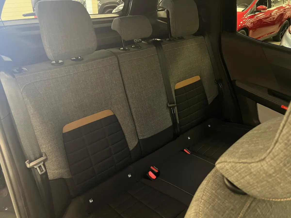 1.2 HYBRID 145PK AUT. PLUS /CAMERA / CARPLAY / CLIMAT.C / CRUISE.C /