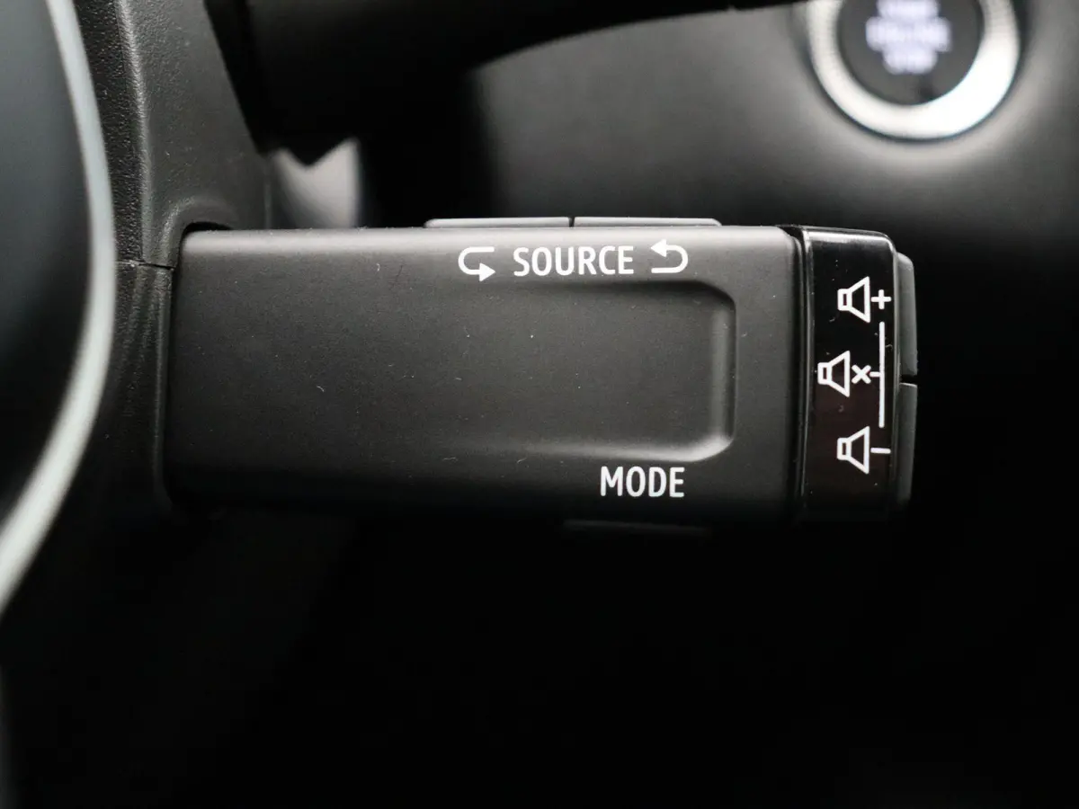 E-Tech full hybrid 160pk techno | Vijf jaar garantie | Apple carplay | Achteruitrijcamera | Parkeersensoren |