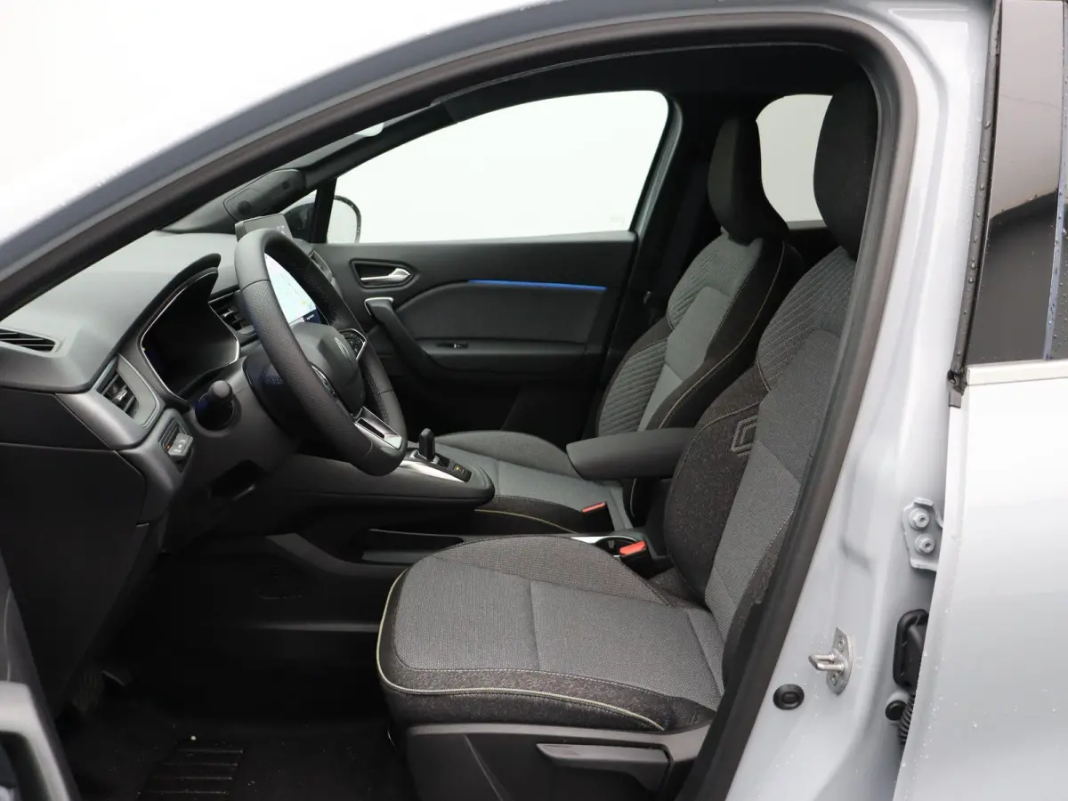 E-Tech full hybrid 160pk techno | Vijf jaar garantie | Apple carplay | Achteruitrijcamera | Parkeersensoren |