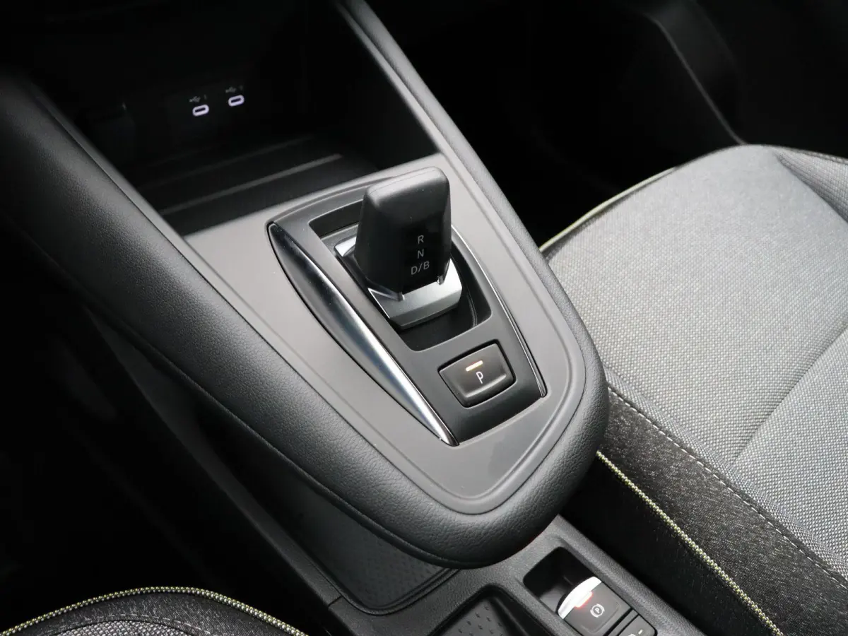 E-Tech full hybrid 160pk techno | Vijf jaar garantie | Apple carplay | Achteruitrijcamera | Parkeersensoren |