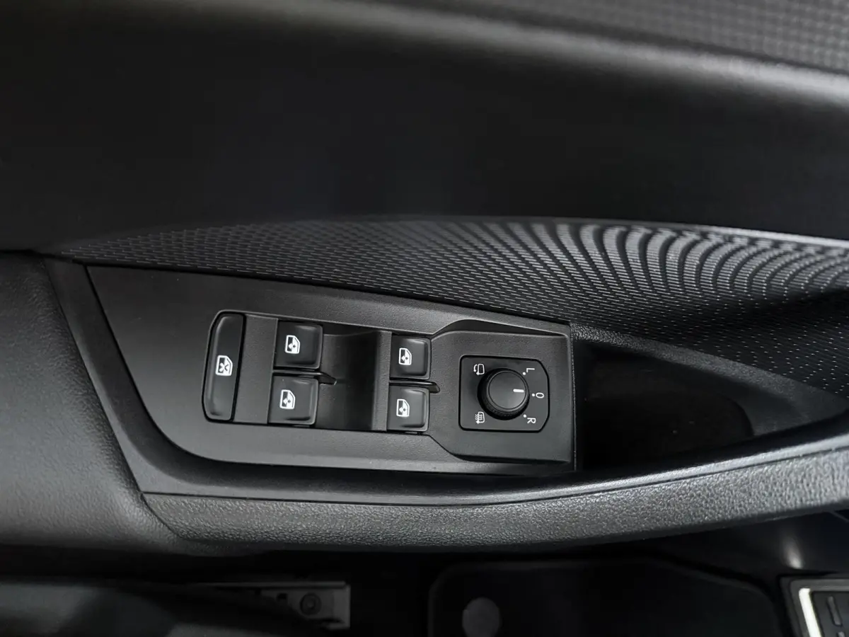 1.0 e-TSI Ambition | Automaat | Achteruitrijcamera | Stoelverwarming | CarPlay |