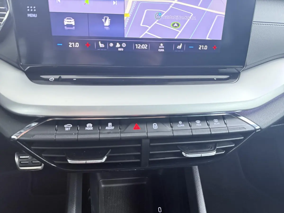 1.0 e-TSI Ambition | Automaat | Achteruitrijcamera | Stoelverwarming | CarPlay |