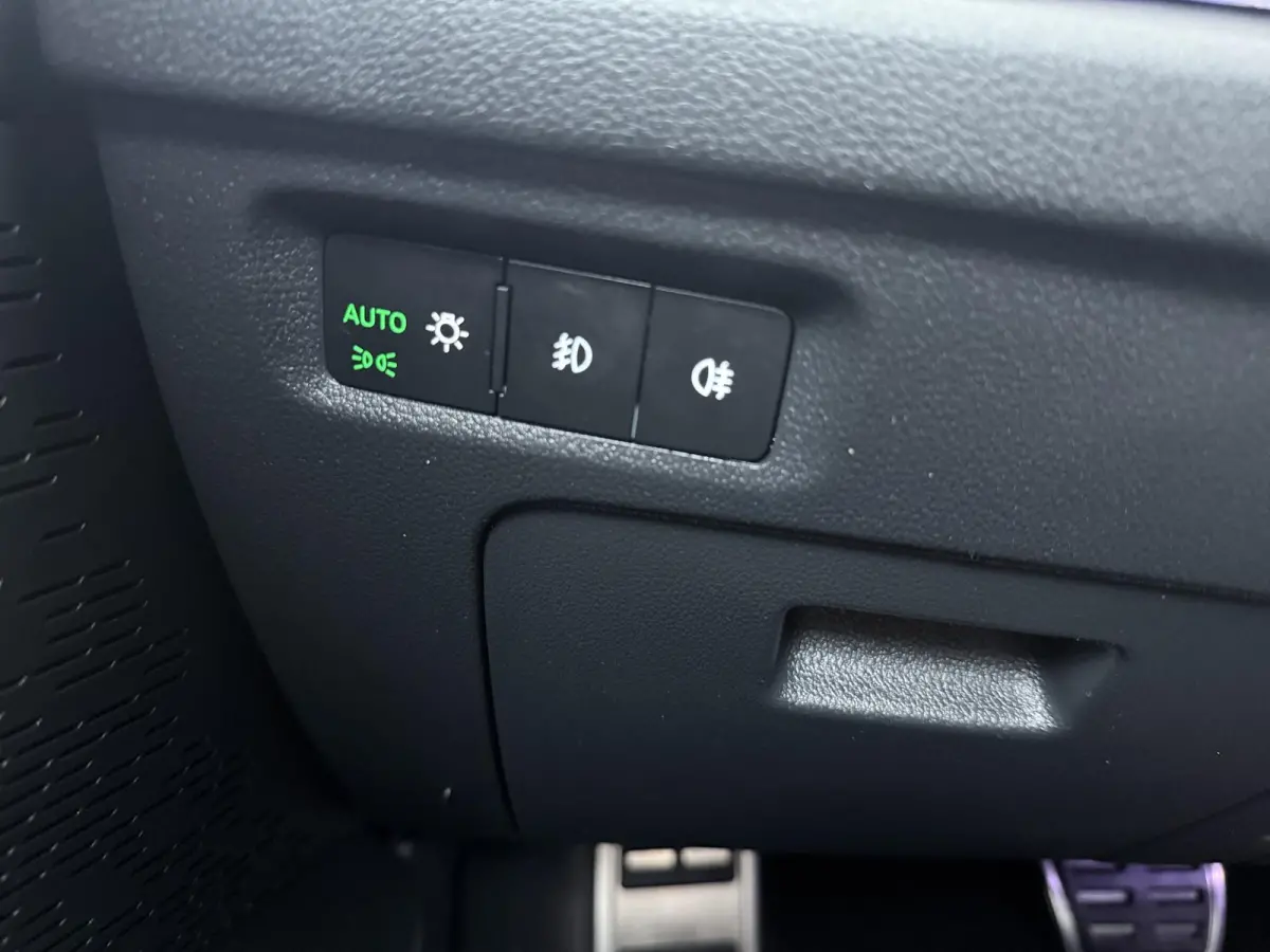 1.0 e-TSI Ambition | Automaat | Achteruitrijcamera | Stoelverwarming | CarPlay |
