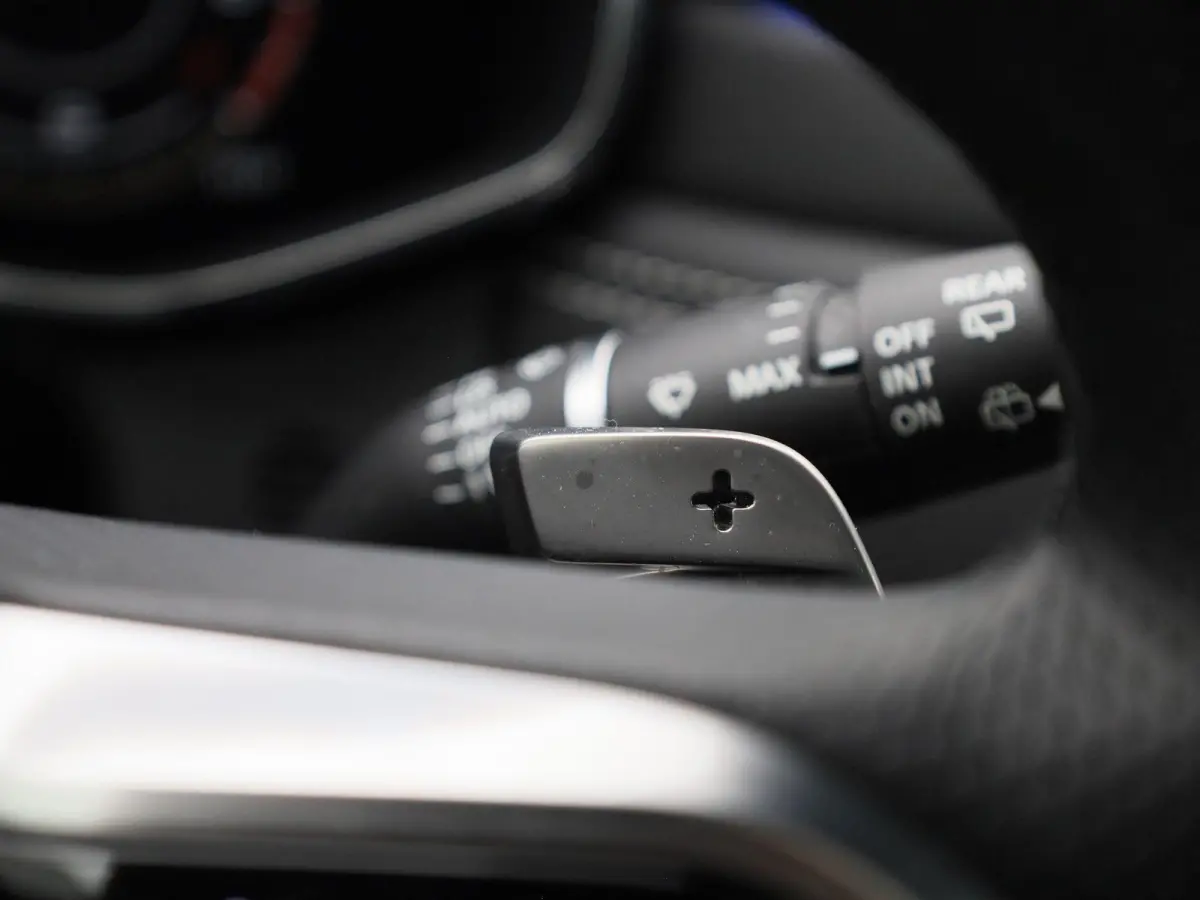 2.0 P400e PHEV SE | Automaat | Apple Carplay / Android Auto | Panoramadak | Parkeersensoren | Stuurverwarming |