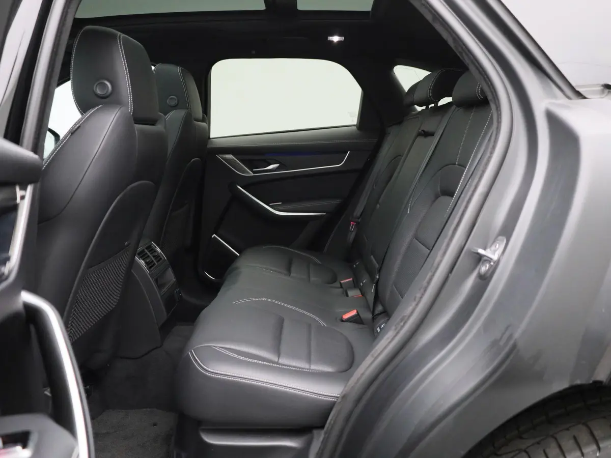 2.0 P400e PHEV SE | Automaat | Apple Carplay / Android Auto | Panoramadak | Parkeersensoren | Stuurverwarming |