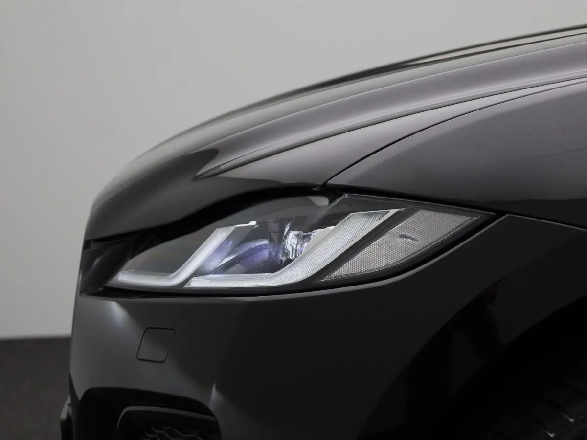 2.0 P400e PHEV SE | Automaat | Apple Carplay / Android Auto | Panoramadak | Parkeersensoren | Stuurverwarming |