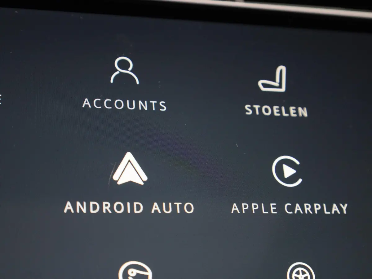 2.0 P400e PHEV SE | Automaat | Apple Carplay / Android Auto | Panoramadak | Parkeersensoren | Stuurverwarming |
