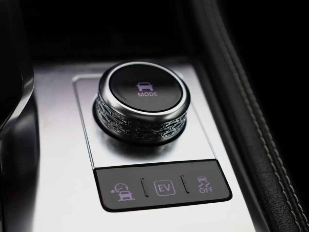 2.0 P400e PHEV SE | Automaat | Apple Carplay / Android Auto | Panoramadak | Parkeersensoren | Stuurverwarming |
