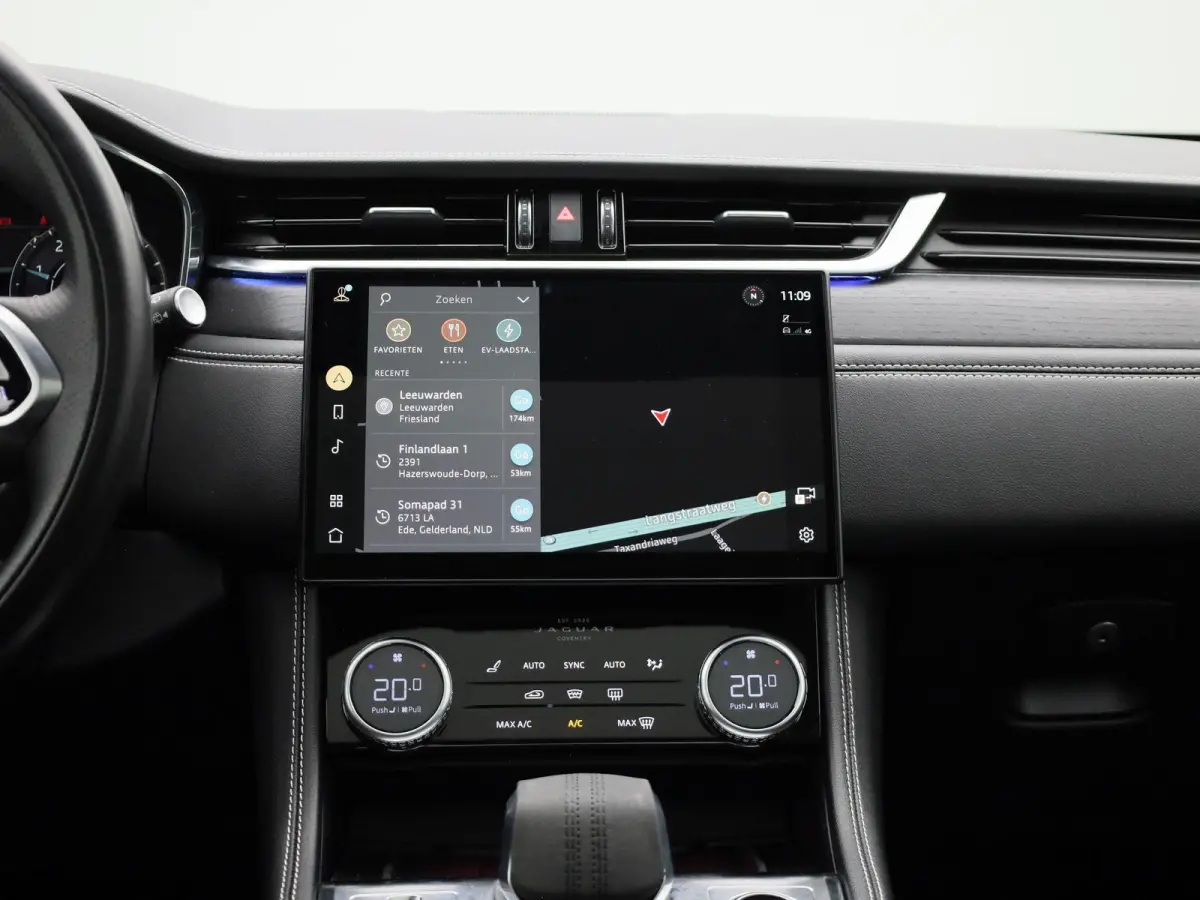 2.0 P400e PHEV SE | Automaat | Apple Carplay / Android Auto | Panoramadak | Parkeersensoren | Stuurverwarming |