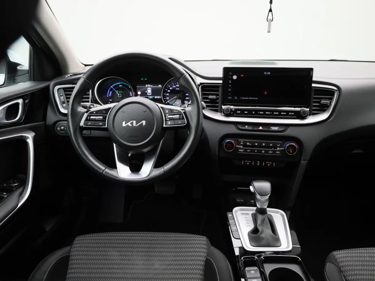 1.6 GDi PHEV DCT Business Line | Automaat | Apple Carplay / Android Auto | Camera | Parkeersensoren | Stoelverwarming | Stuurverwarming |