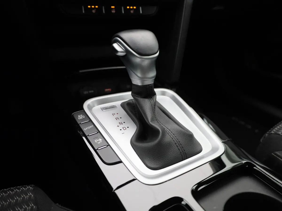 1.6 GDi PHEV DCT Business Line | Automaat | Apple Carplay / Android Auto | Camera | Parkeersensoren | Stoelverwarming | Stuurverwarming |