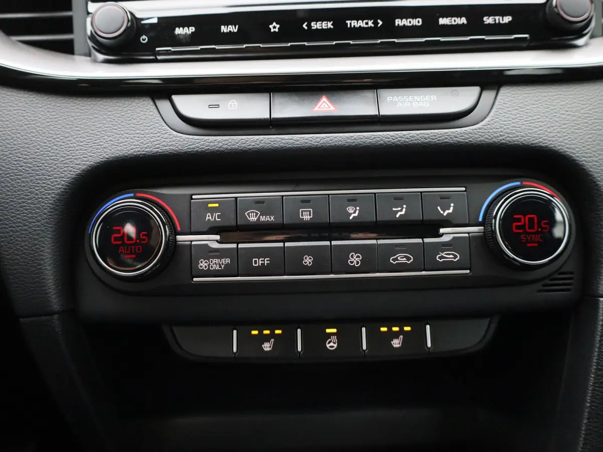 1.6 GDi PHEV DCT Business Line | Automaat | Apple Carplay / Android Auto | Camera | Parkeersensoren | Stoelverwarming | Stuurverwarming |