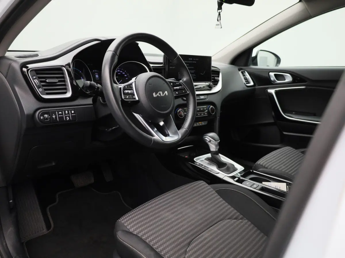 1.6 GDi PHEV DCT Business Line | Automaat | Apple Carplay / Android Auto | Camera | Parkeersensoren | Stoelverwarming | Stuurverwarming |