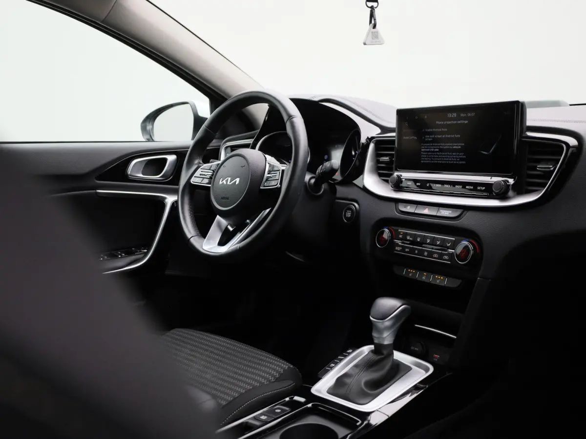 1.6 GDi PHEV DCT Business Line | Automaat | Apple Carplay / Android Auto | Camera | Parkeersensoren | Stoelverwarming | Stuurverwarming |