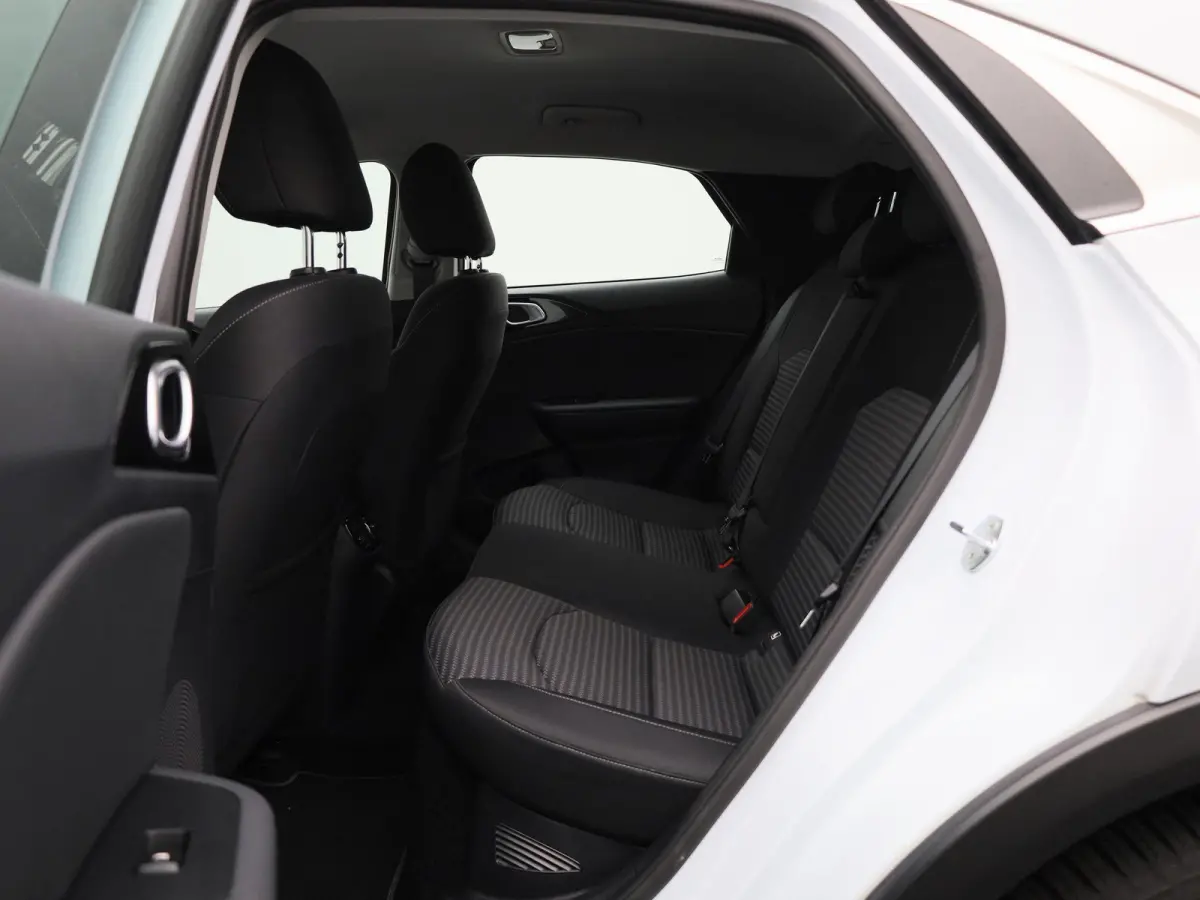 1.6 GDi PHEV DCT Business Line | Automaat | Apple Carplay / Android Auto | Camera | Parkeersensoren | Stoelverwarming | Stuurverwarming |