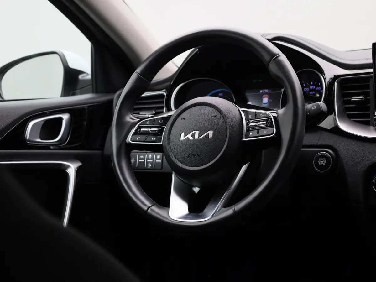 1.6 GDi PHEV DCT Business Line | Automaat | Apple Carplay / Android Auto | Camera | Parkeersensoren | Stoelverwarming | Stuurverwarming |