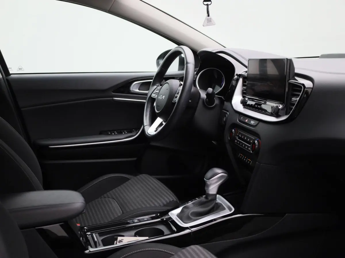 1.6 GDi PHEV DCT Business Line | Automaat | Apple Carplay / Android Auto | Camera | Parkeersensoren | Stoelverwarming | Stuurverwarming |