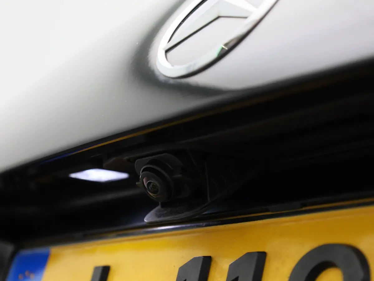 200 Advantage | Apple Carplay / Android Auto | Camera | Parkeersensoren | Cruise Control |