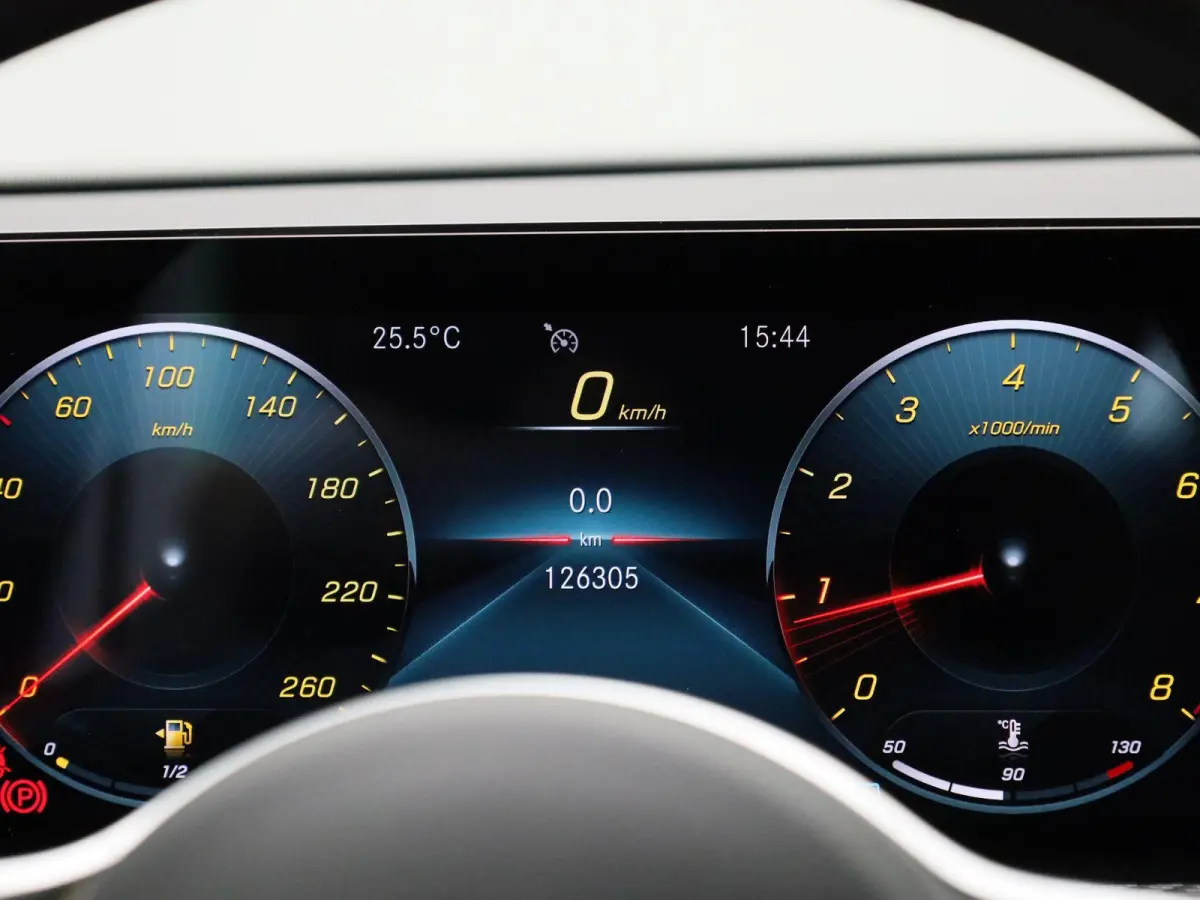 200 Advantage | Apple Carplay / Android Auto | Camera | Parkeersensoren | Cruise Control |