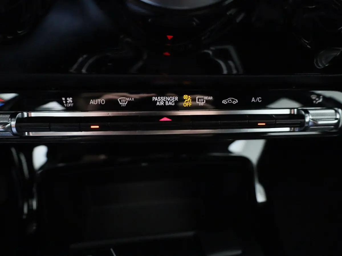 200 Advantage | Apple Carplay / Android Auto | Camera | Parkeersensoren | Cruise Control |