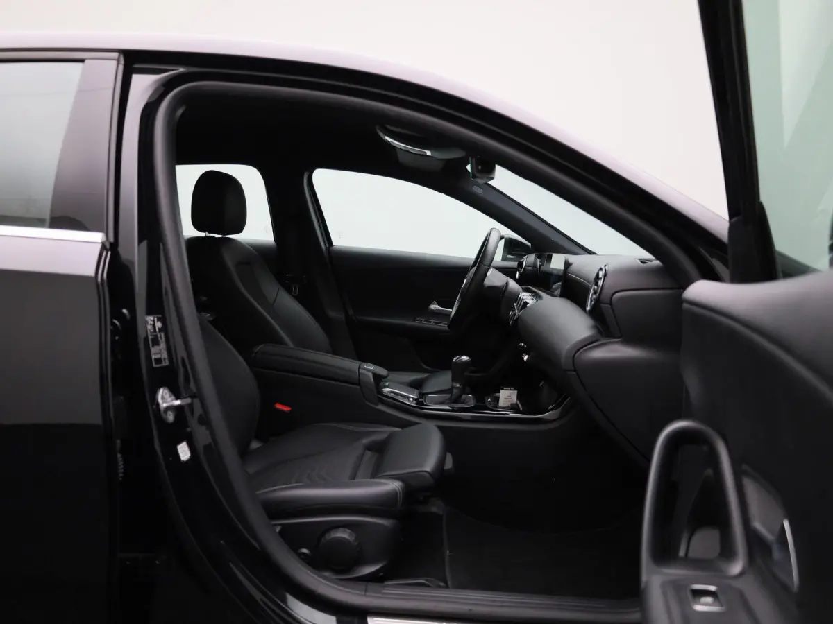 200 Advantage | Apple Carplay / Android Auto | Camera | Parkeersensoren | Cruise Control |