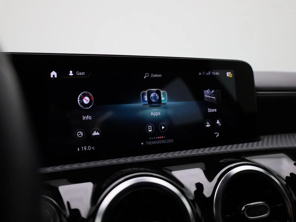 200 Advantage | Apple Carplay / Android Auto | Camera | Parkeersensoren | Cruise Control |