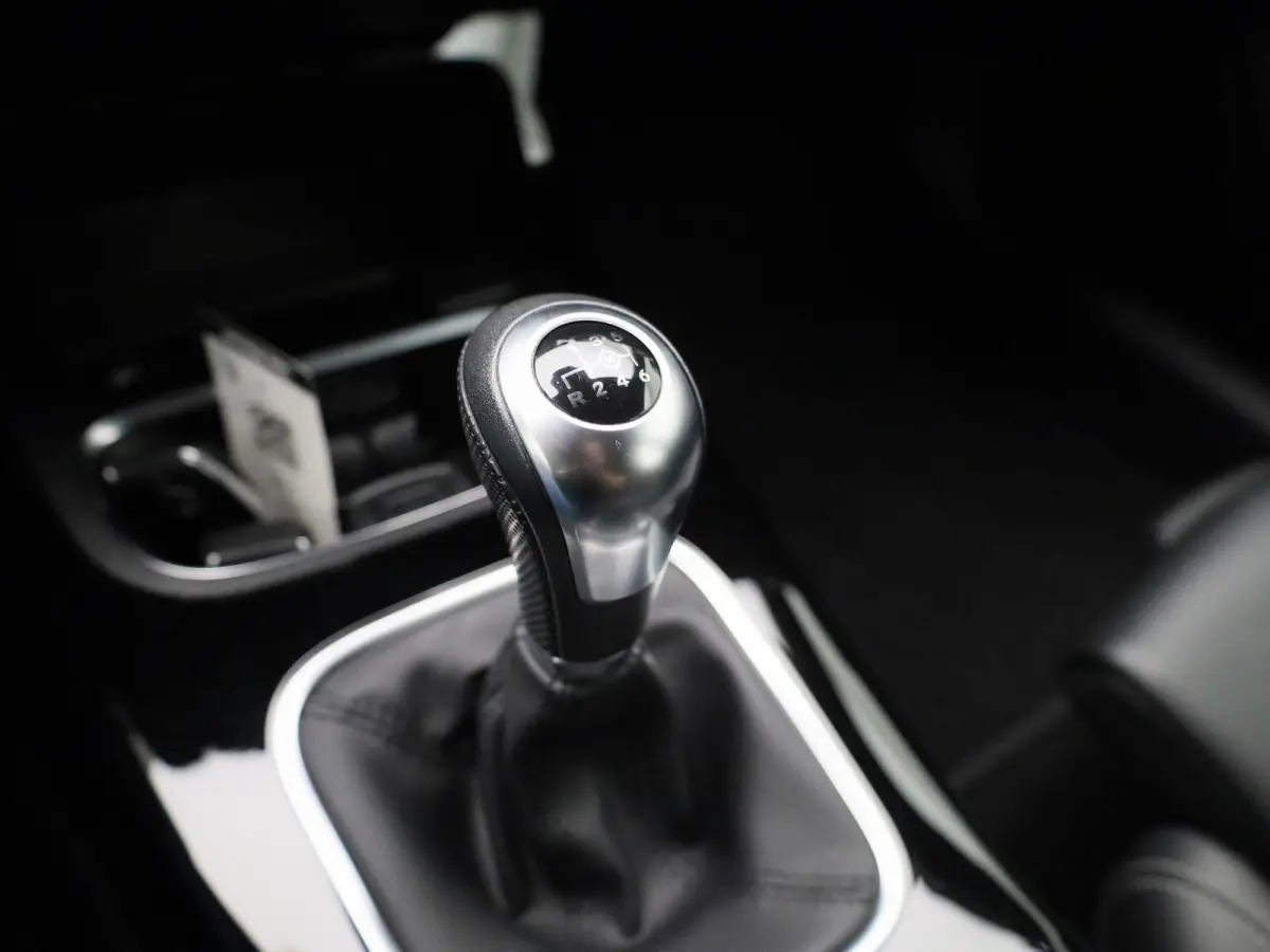 200 Advantage | Apple Carplay / Android Auto | Camera | Parkeersensoren | Cruise Control |