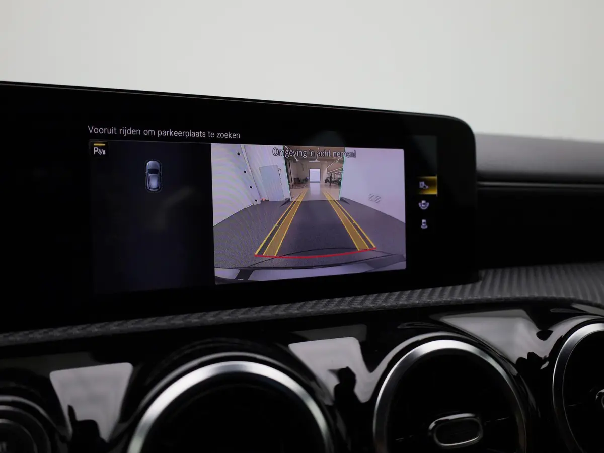 200 Advantage | Apple Carplay / Android Auto | Camera | Parkeersensoren | Cruise Control |