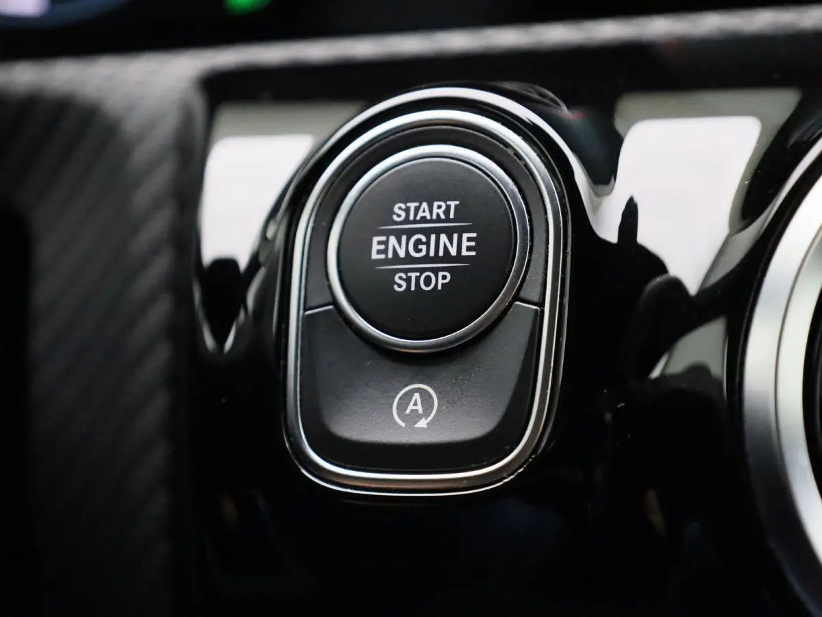 200 Advantage | Apple Carplay / Android Auto | Camera | Parkeersensoren | Cruise Control |