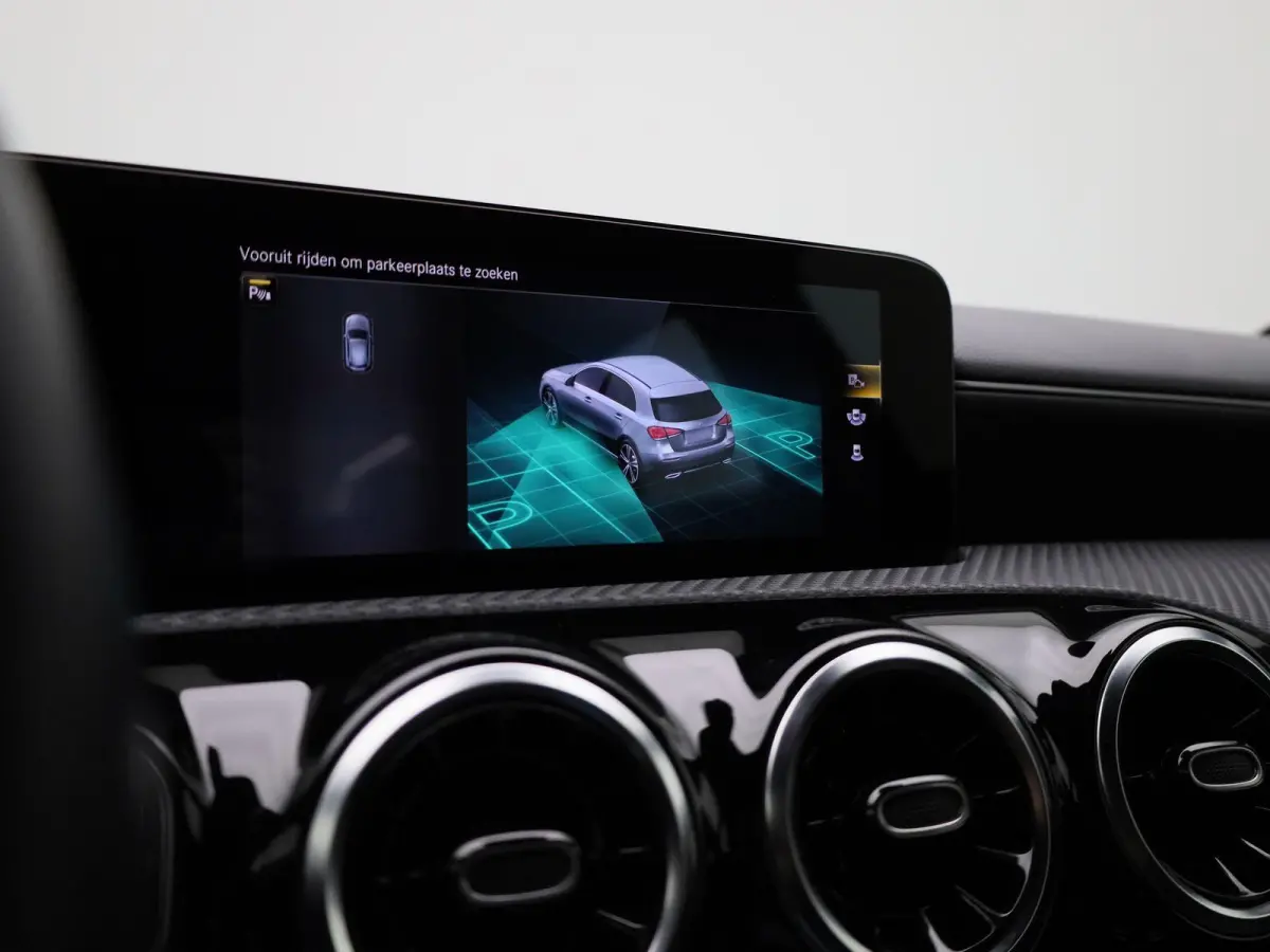 200 Advantage | Apple Carplay / Android Auto | Camera | Parkeersensoren | Cruise Control |