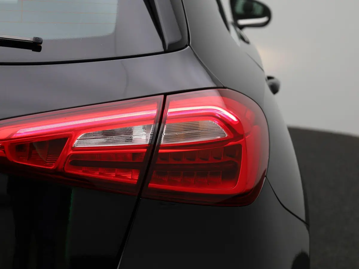 200 Advantage | Apple Carplay / Android Auto | Camera | Parkeersensoren | Cruise Control |