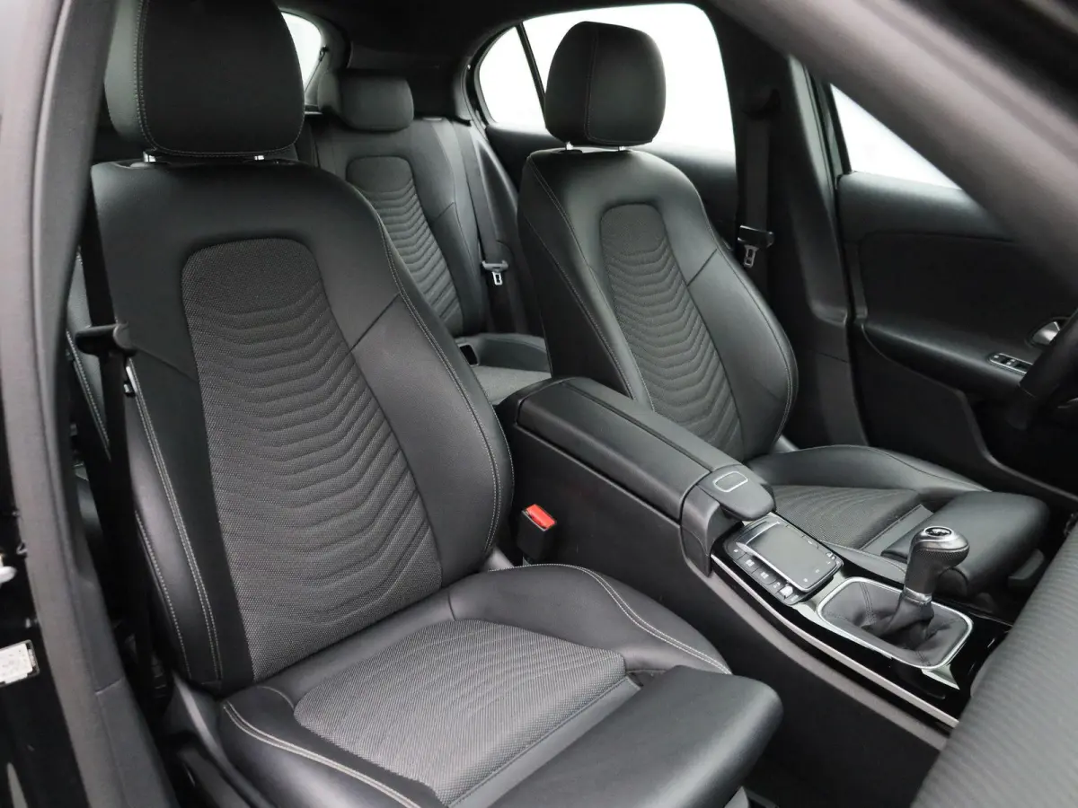 200 Advantage | Apple Carplay / Android Auto | Camera | Parkeersensoren | Cruise Control |